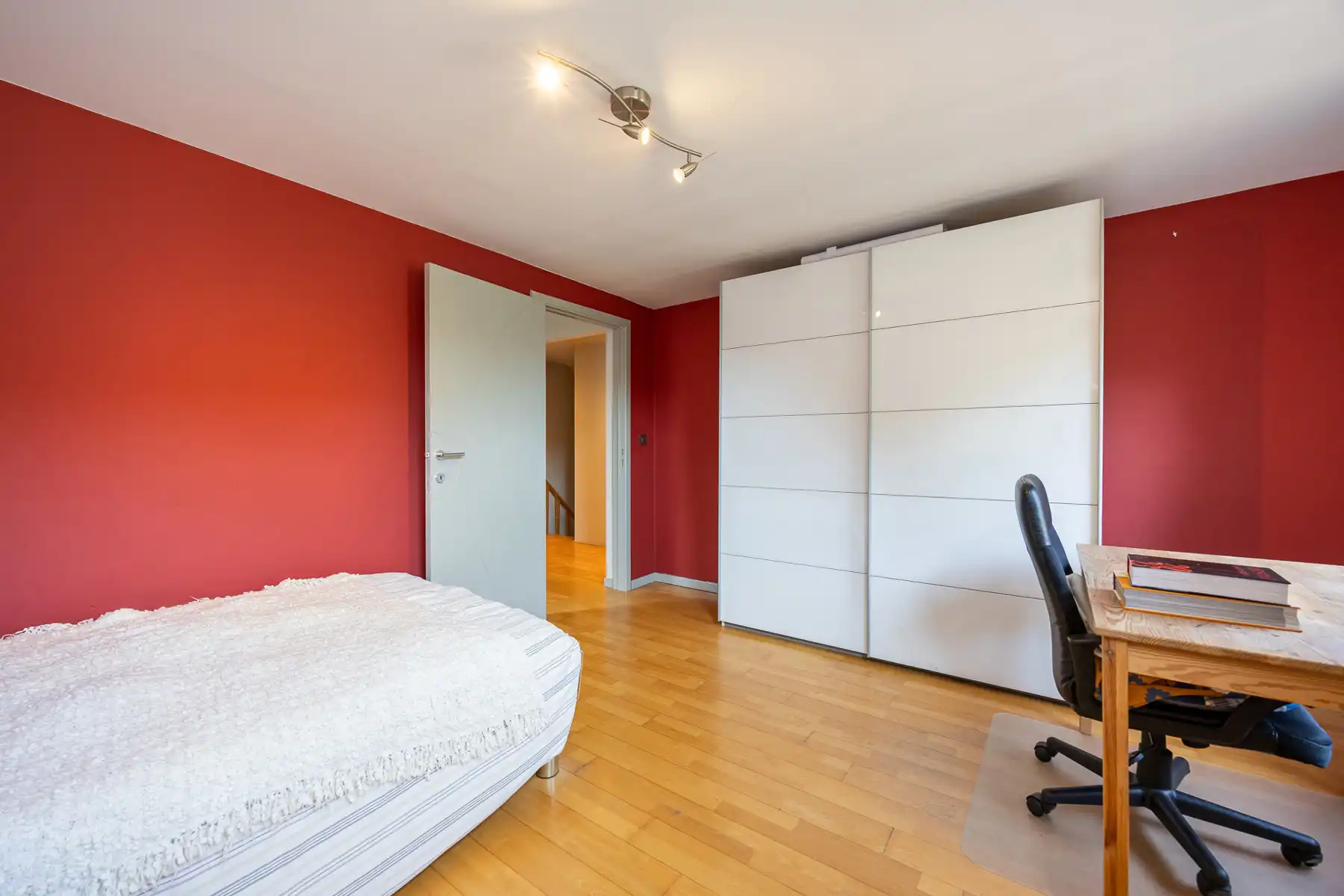Ruime villa op 2.715 m² in een rustige en groene omgeving foto 17