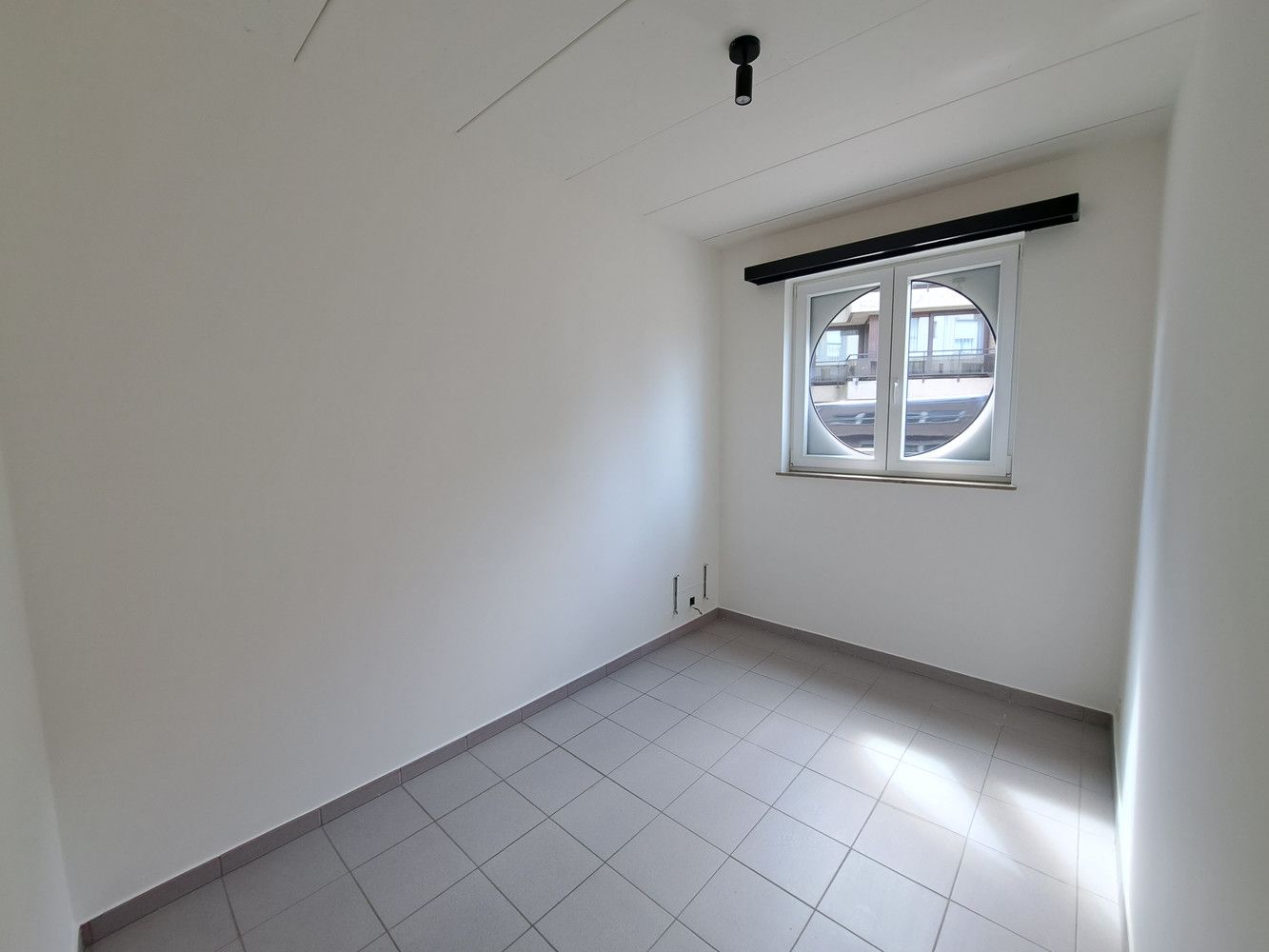 Instapklaar Gelijkvloers Appartement met Terras foto 6