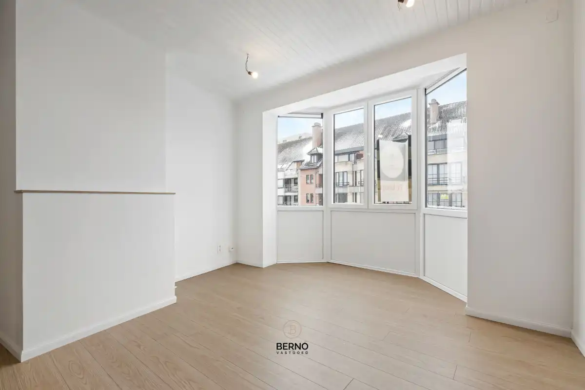 Gerenoveerde handelswoning met tuin op topligging foto 4