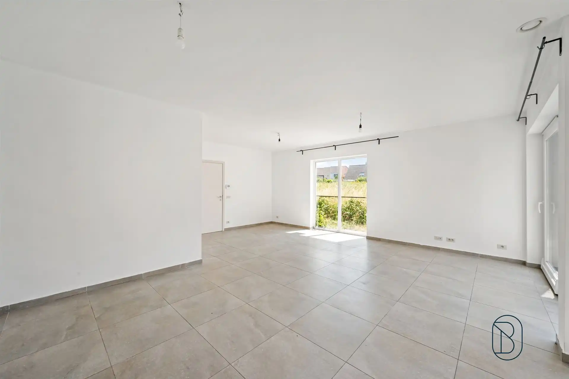 Instapklare HOB met zonnige tuin en 3 SLK! foto 4