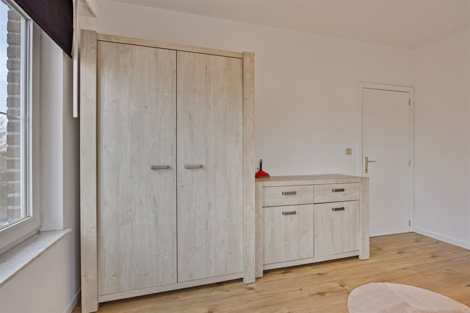 TE HUUR: Ruim gerenoveerd appartement met 3 slaapkamers te Heusden! foto 10