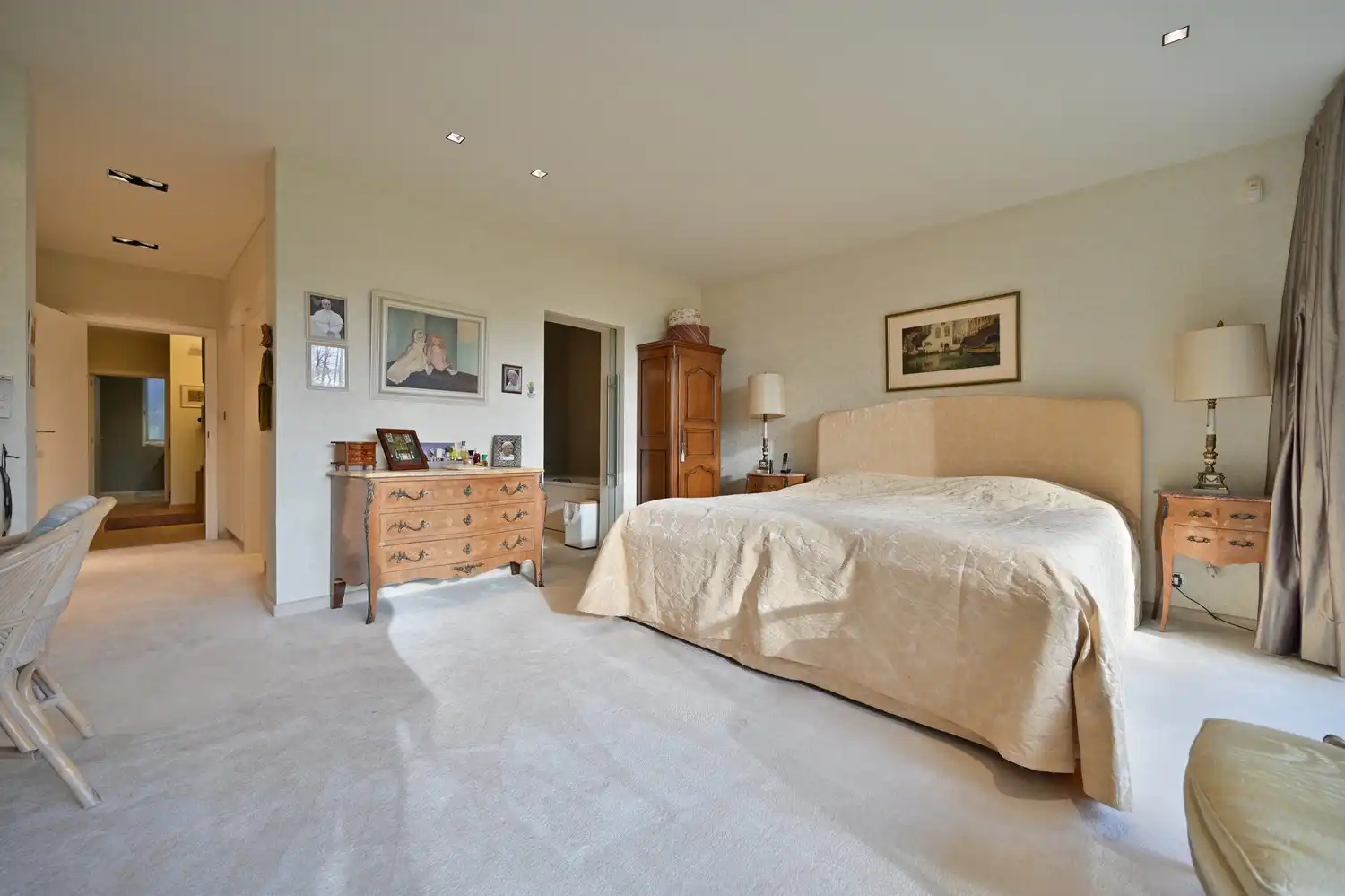 Schitterend instapklaar villa-appartement gelegen op de gelijkvloerse verdieping in een luxe residentie met binnenzwembad en gezamenlijke parktuin foto 17