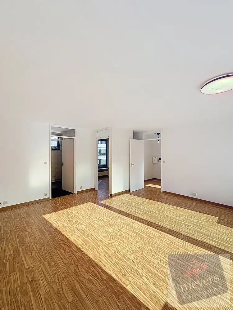 Lichtrijk appartement met ruim zonneterras in het hart van Hasselt foto 6