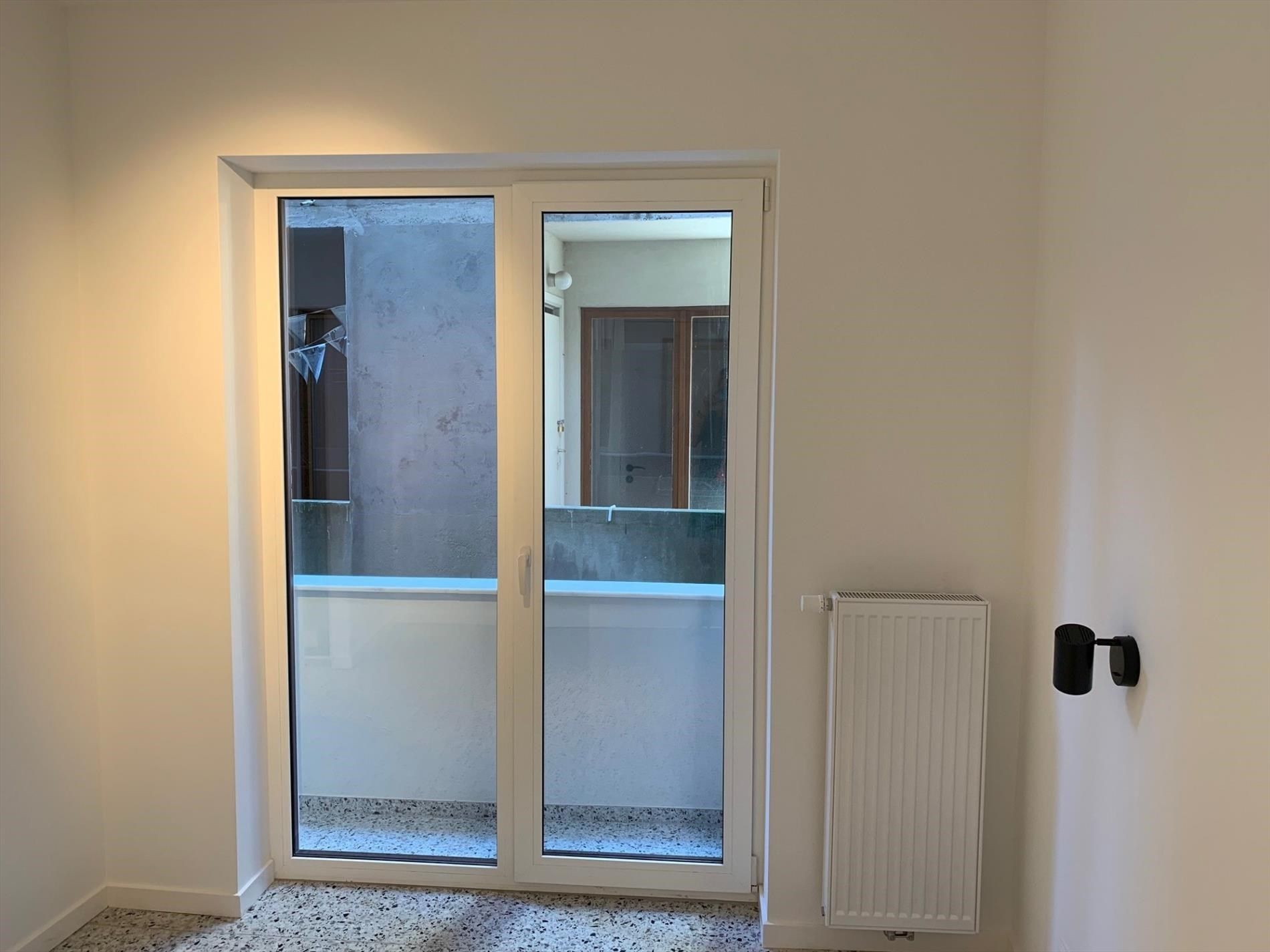 Gerenoveerd éénslaapkamerappartement centrum Oostende foto 9