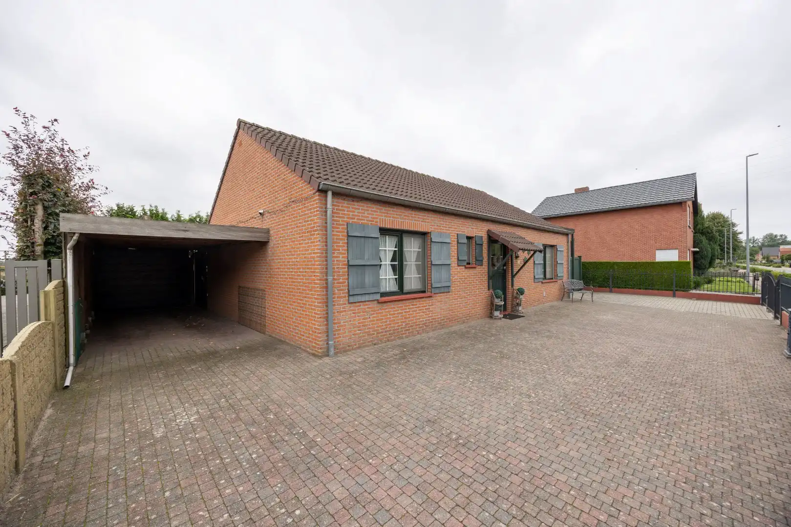 Goed onderhouden woning op een perceel van 8 are 19 ca foto 31