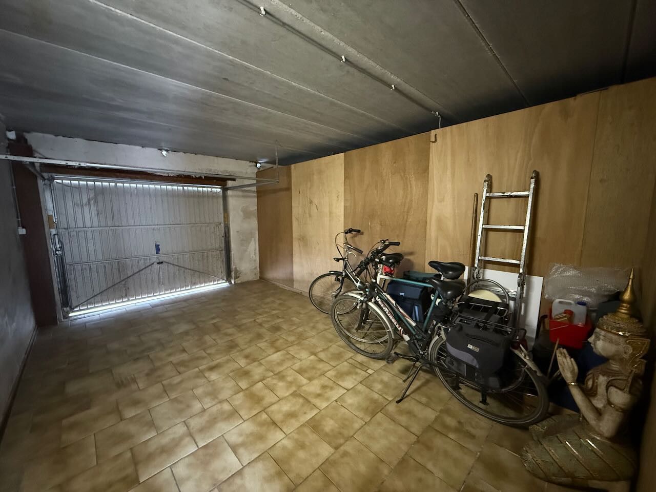 Rustig gelegen appartement met terras en garage foto 15