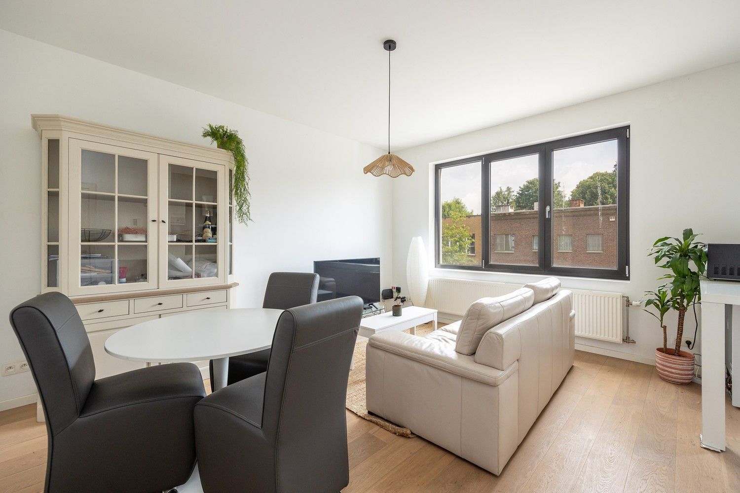 Lichtrijk 1-slaapkamerappartement in gegeerde Pulhofwijk van Berchem foto 6