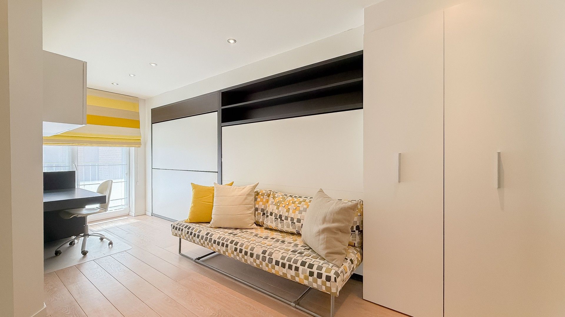 Ruim appartement van 163m² met 11 m² façade in de Dumortierlaan. foto 19