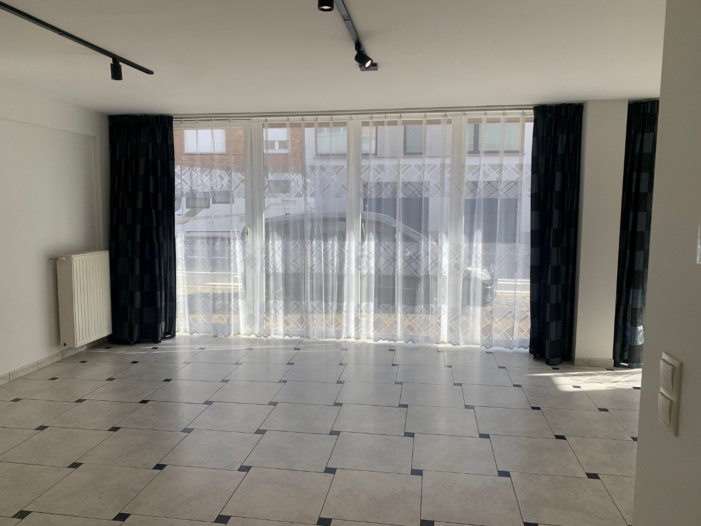 Opgefrist knap appartement op het gelijkvloers, eventueel met garagebox foto 3