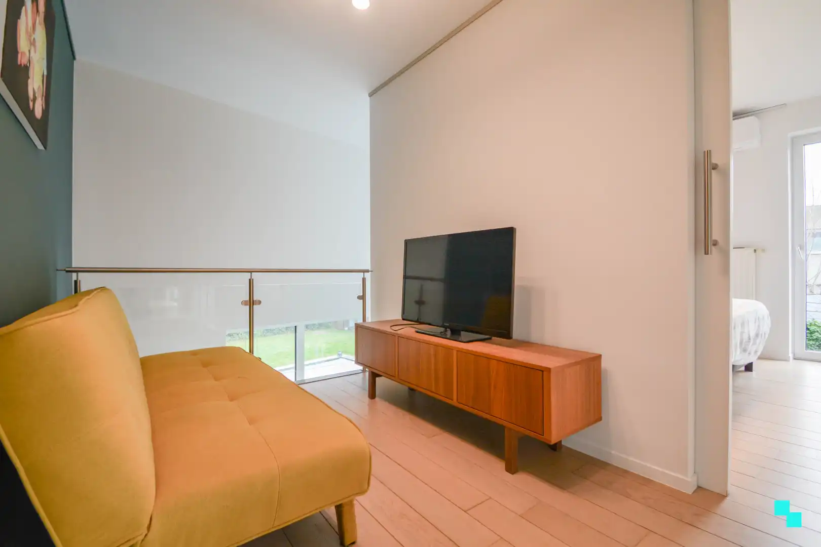 Bijzonder lichtrijke, moderne woning met zwembad te Izegem foto 18