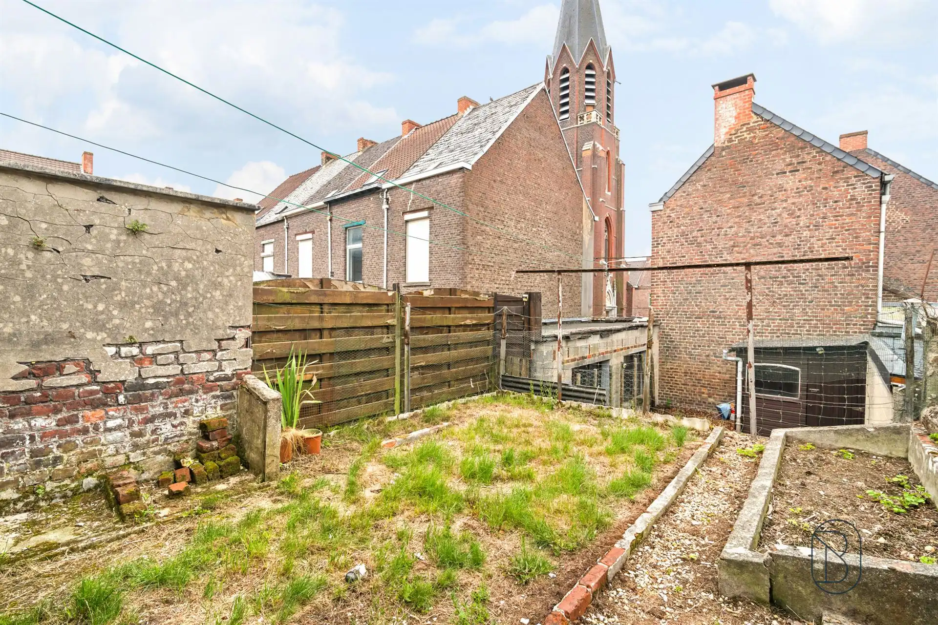 Te renoveren woning in centrum Lessines. foto 10