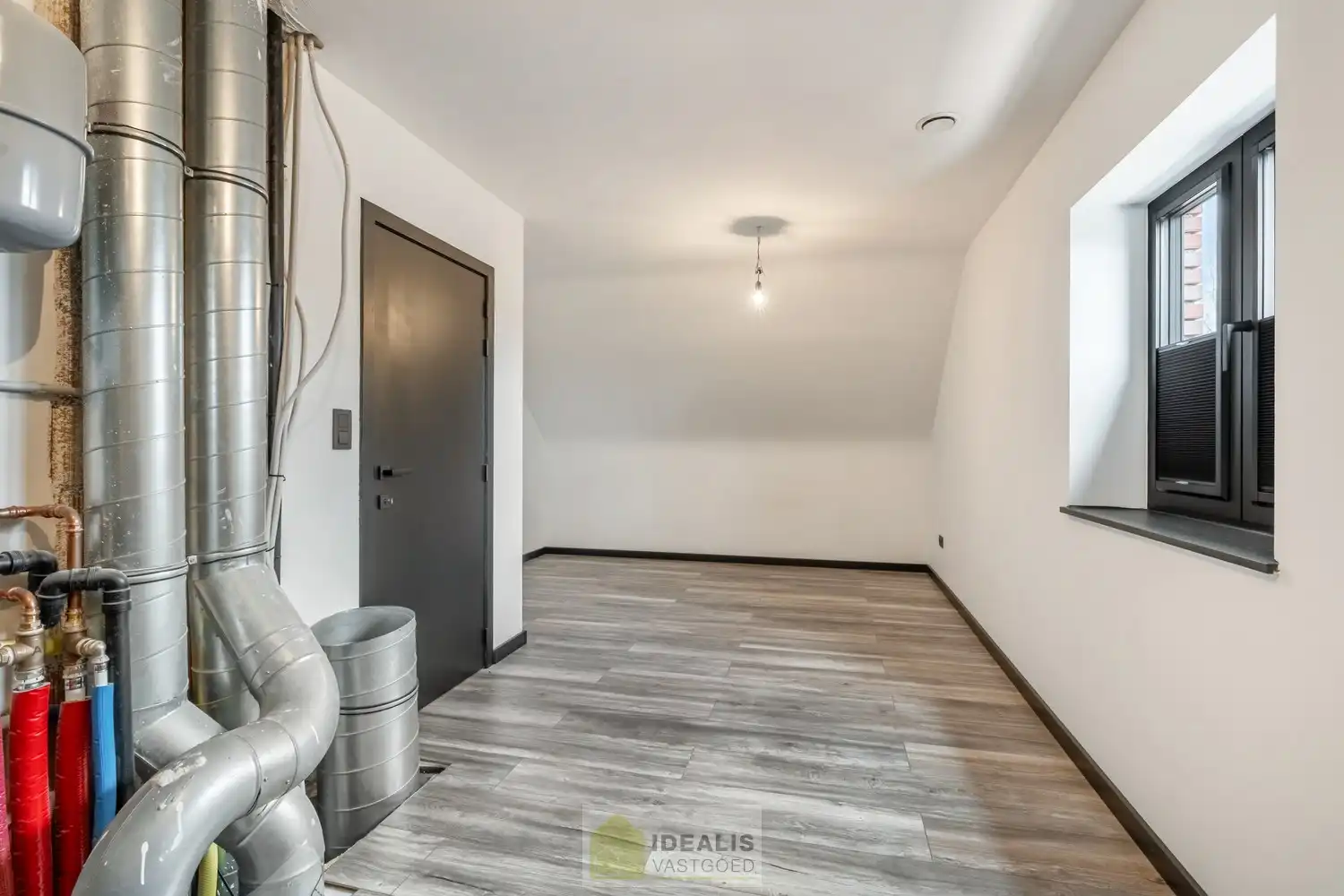 EEN BIJZONDER RIANTE WONING VAN MAAR LIEFST 302M² WOONOPPERVLAKTE OP EEN KNAP PERCEEL VAN 5A 90CA. foto 54