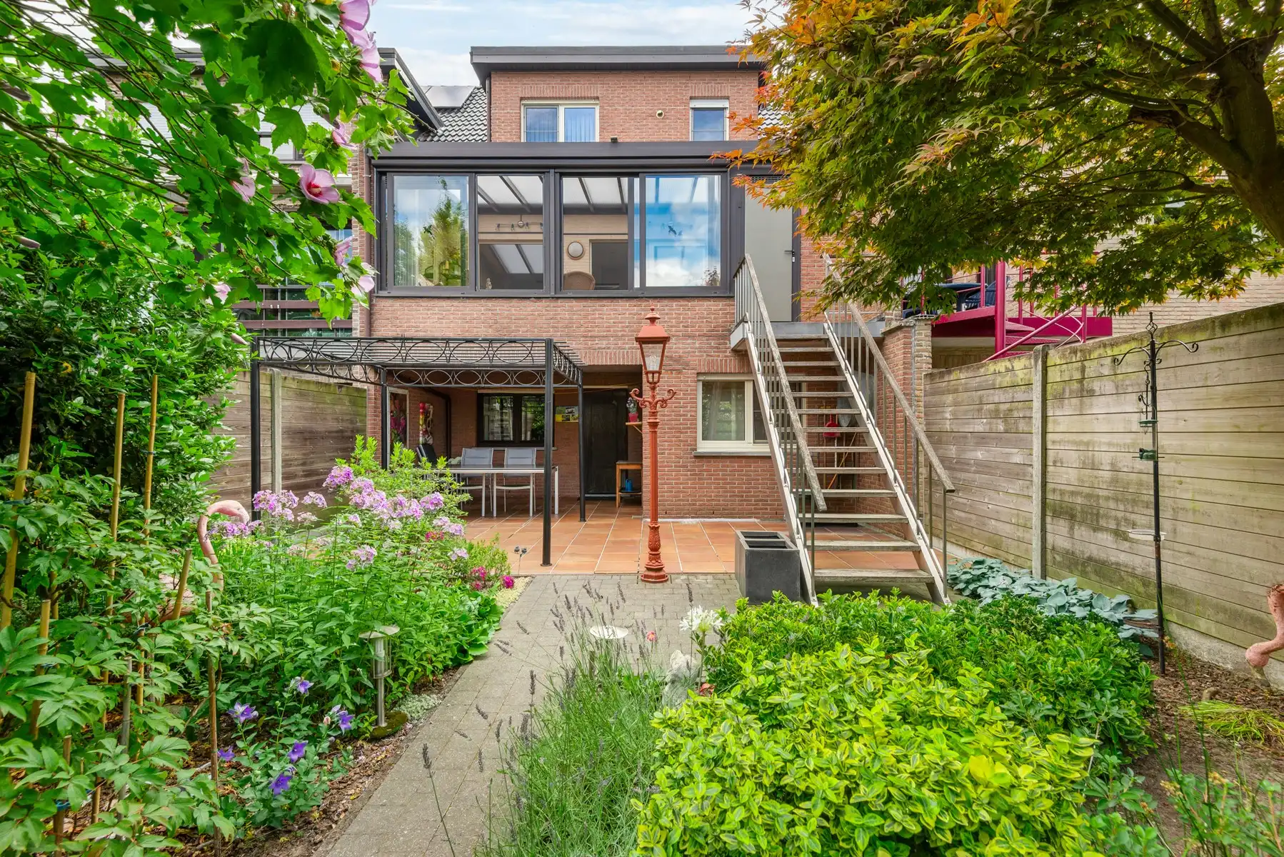 Ruime woning op toplocatie foto 3