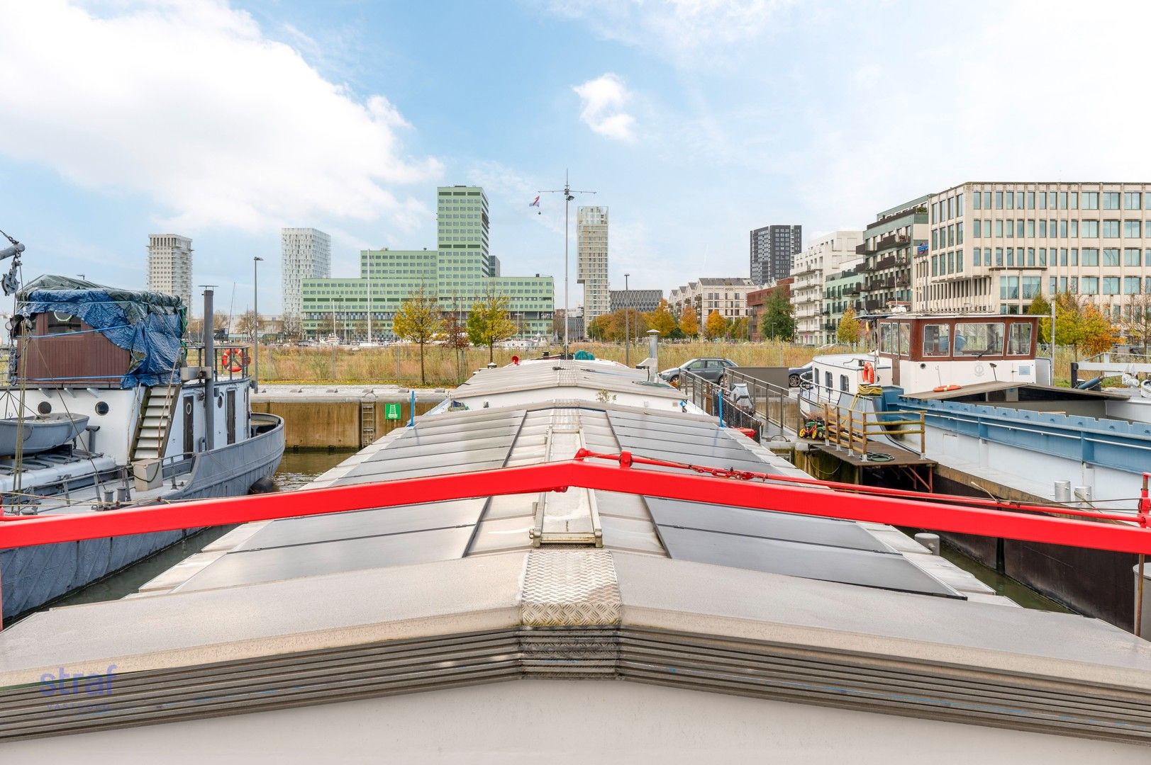 Je nieuwe huis op het water: een woonboot foto 16