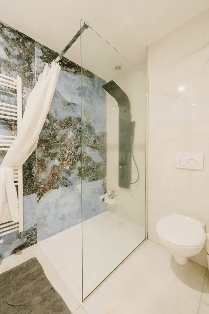 Verrassend ruime woning met sfeervolle leefruimte foto 12