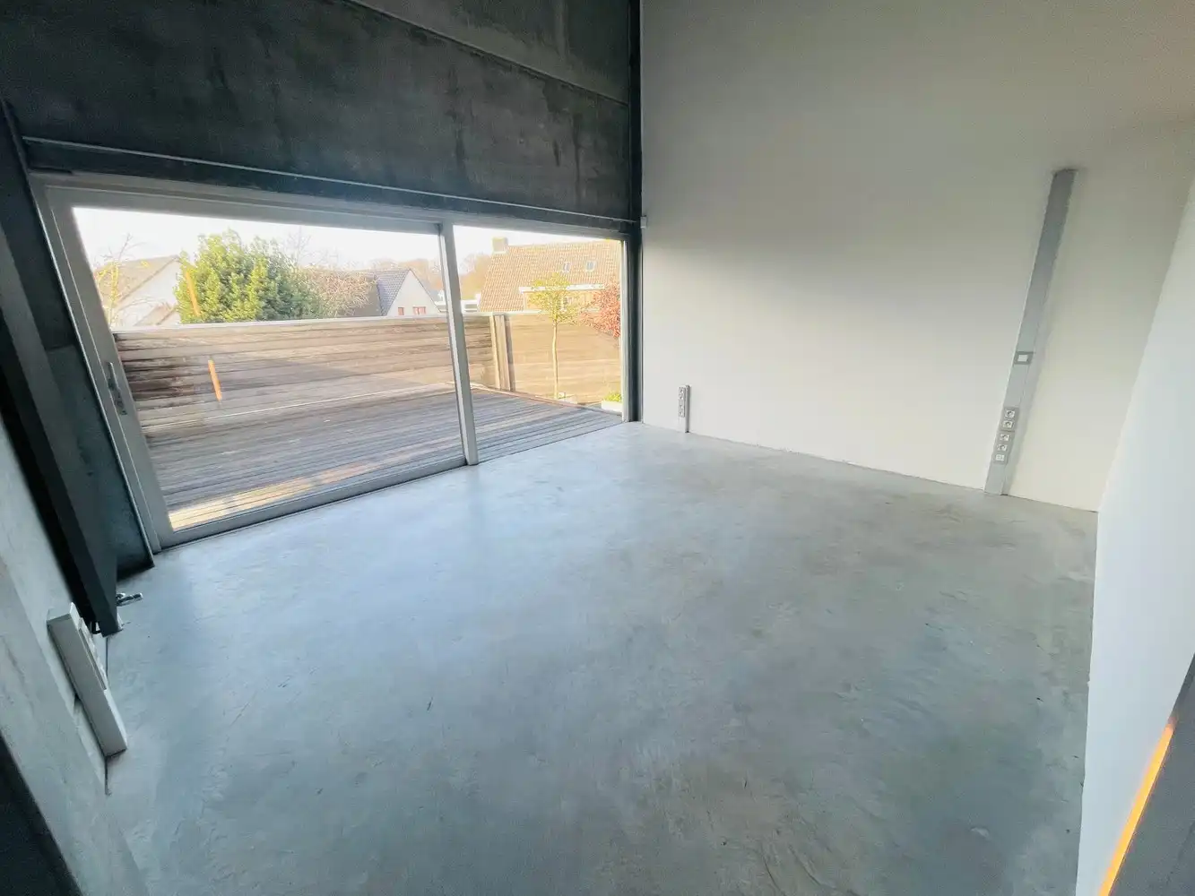 Sint- Andries, Exclusieve LOFT 150m2   met groot ZONNETERRAS 80 m² met alle privacy, 1 slaapkamer. foto 4