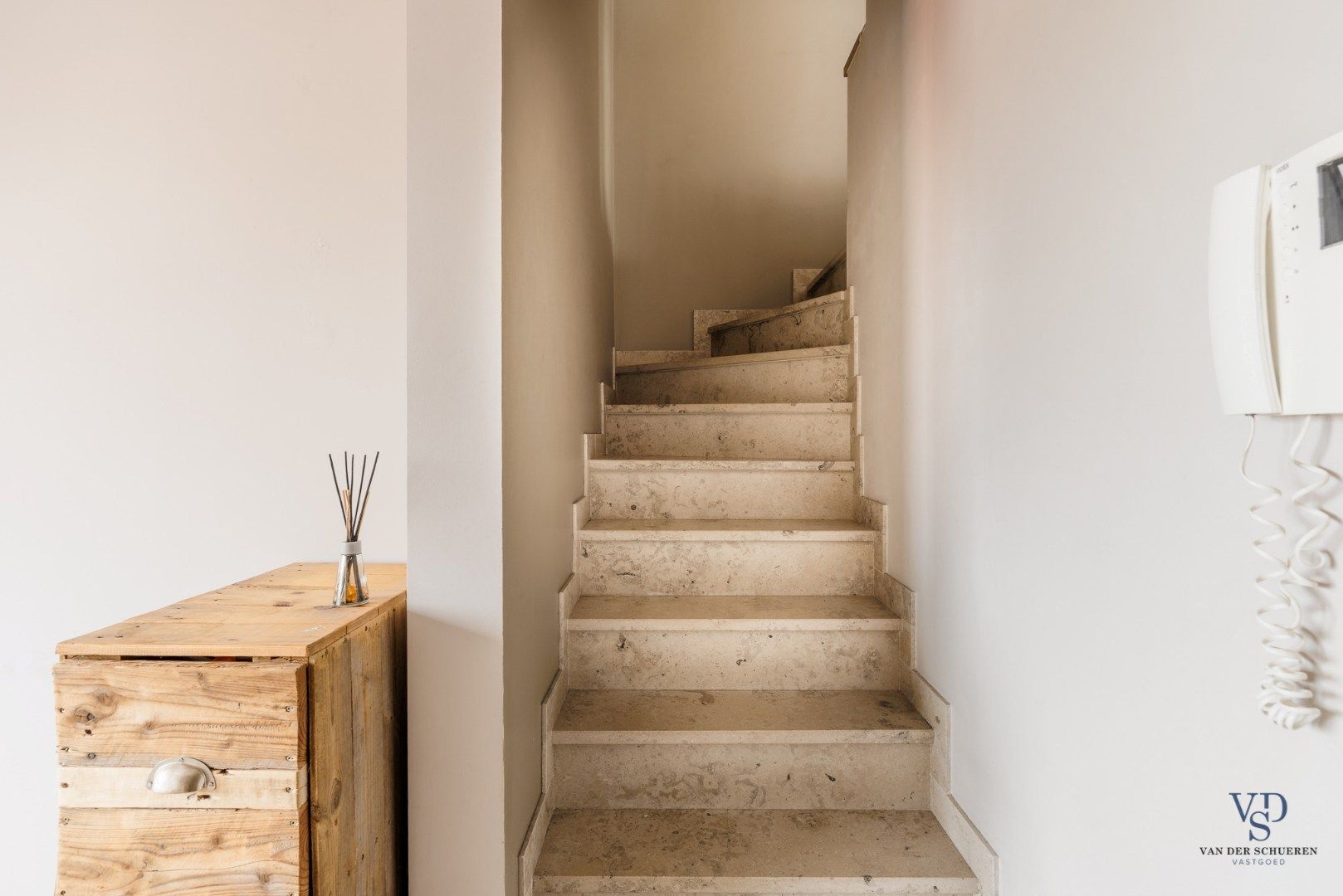 Ruim en stijlvol duplex appartement met twee terrassen foto 8