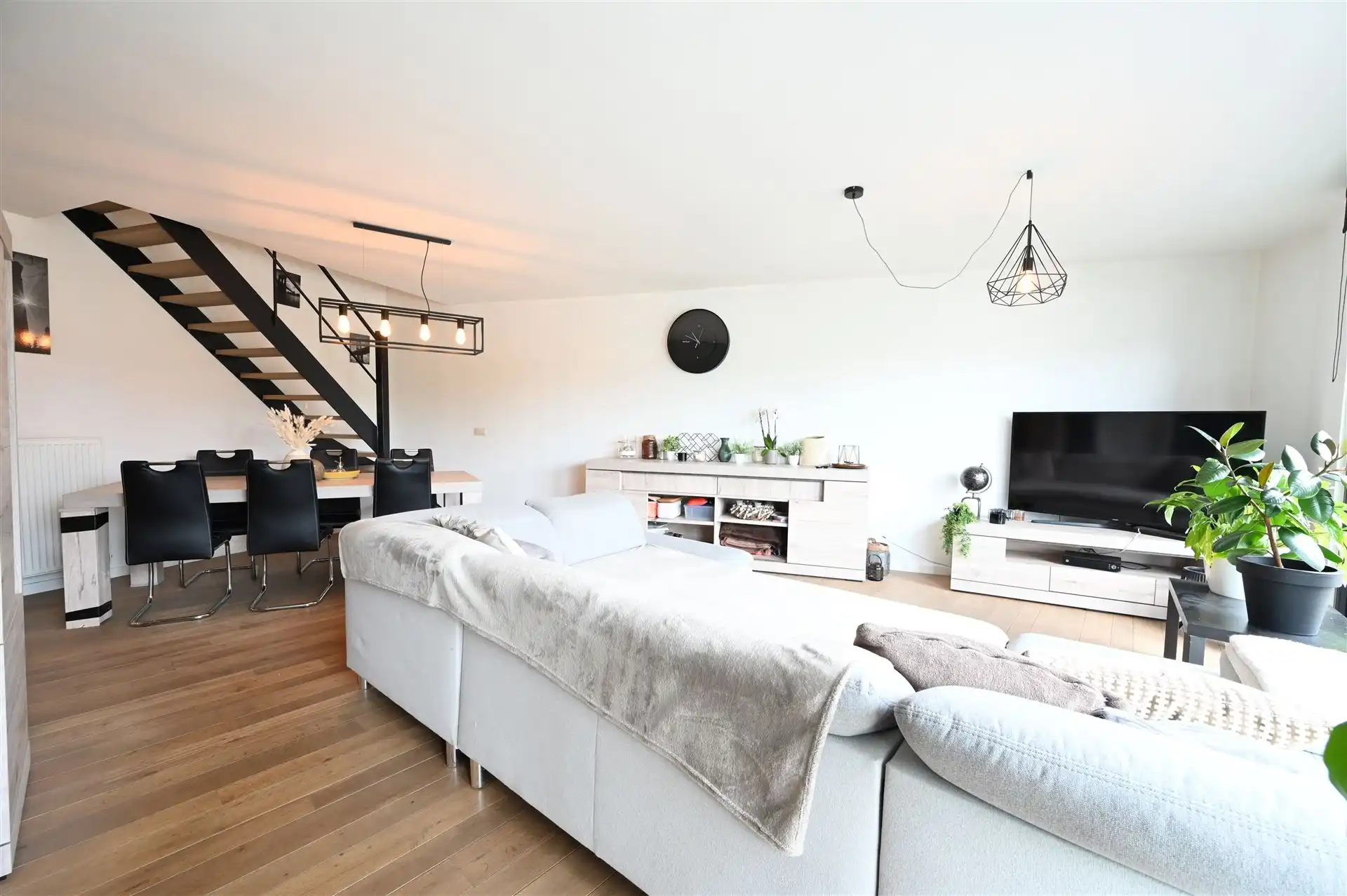 Ruime duplex met drie slaapkamers in centrum Herselt foto 3