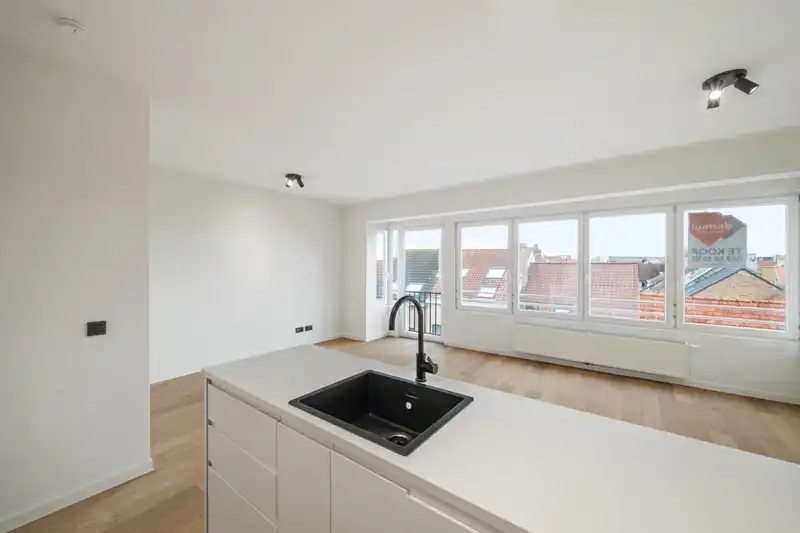 APPARTEMENT MET GARAGE foto 7
