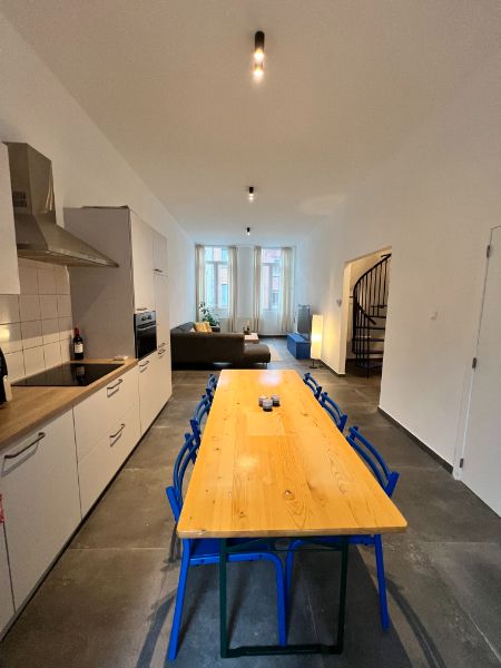 Volledig verhuurde opbrengsteigendom: bakkerij (GV) + 4-kamer co-housing (boven) foto 3