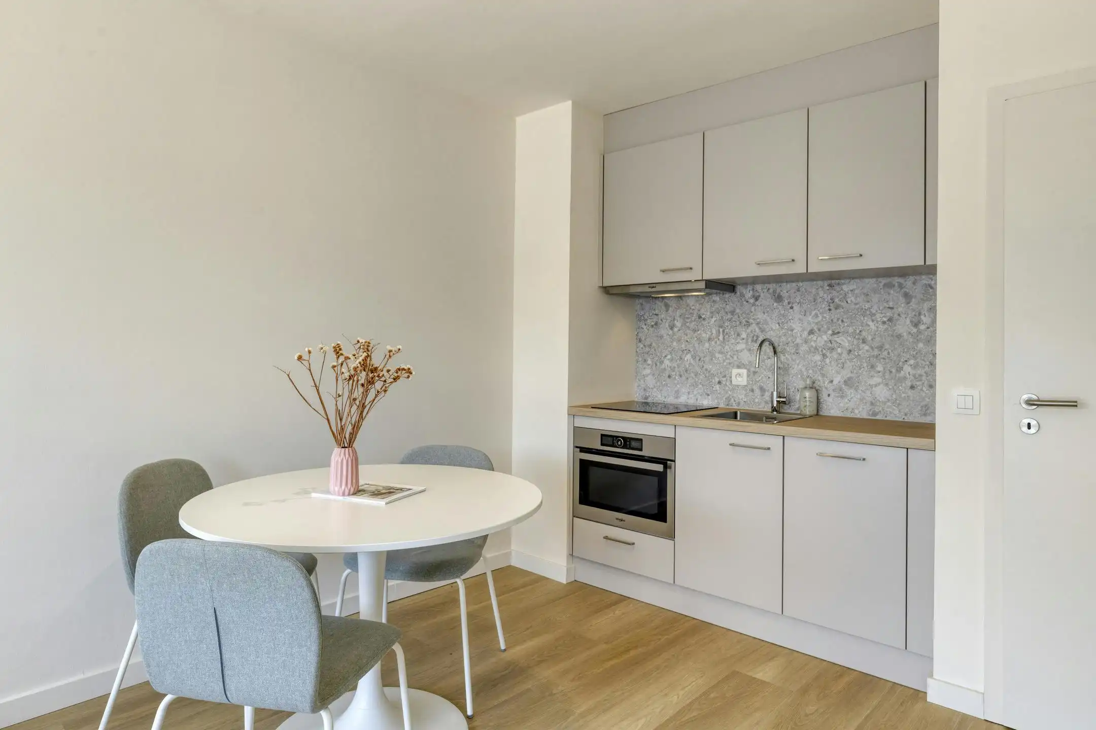 Volledig gerenoveerde studio (30m²) te Koksijde-Bad foto 6