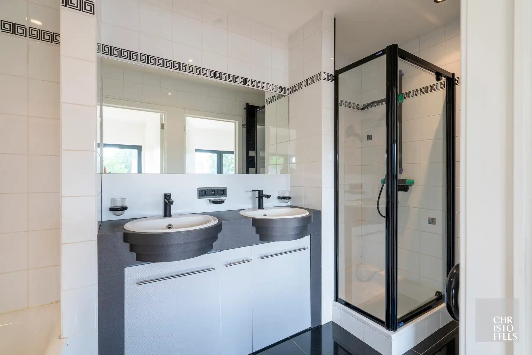 Tijdloze villa (405 m²) met zwembad, magazijn en weiland op 4.858 m²! foto 21