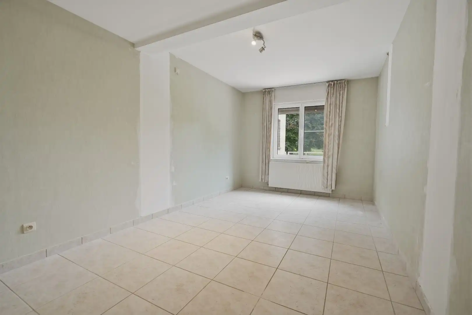 Riante gezinswoning met uniek panoramisch uitzicht en eindeloos potentieel op 644 m². foto 10