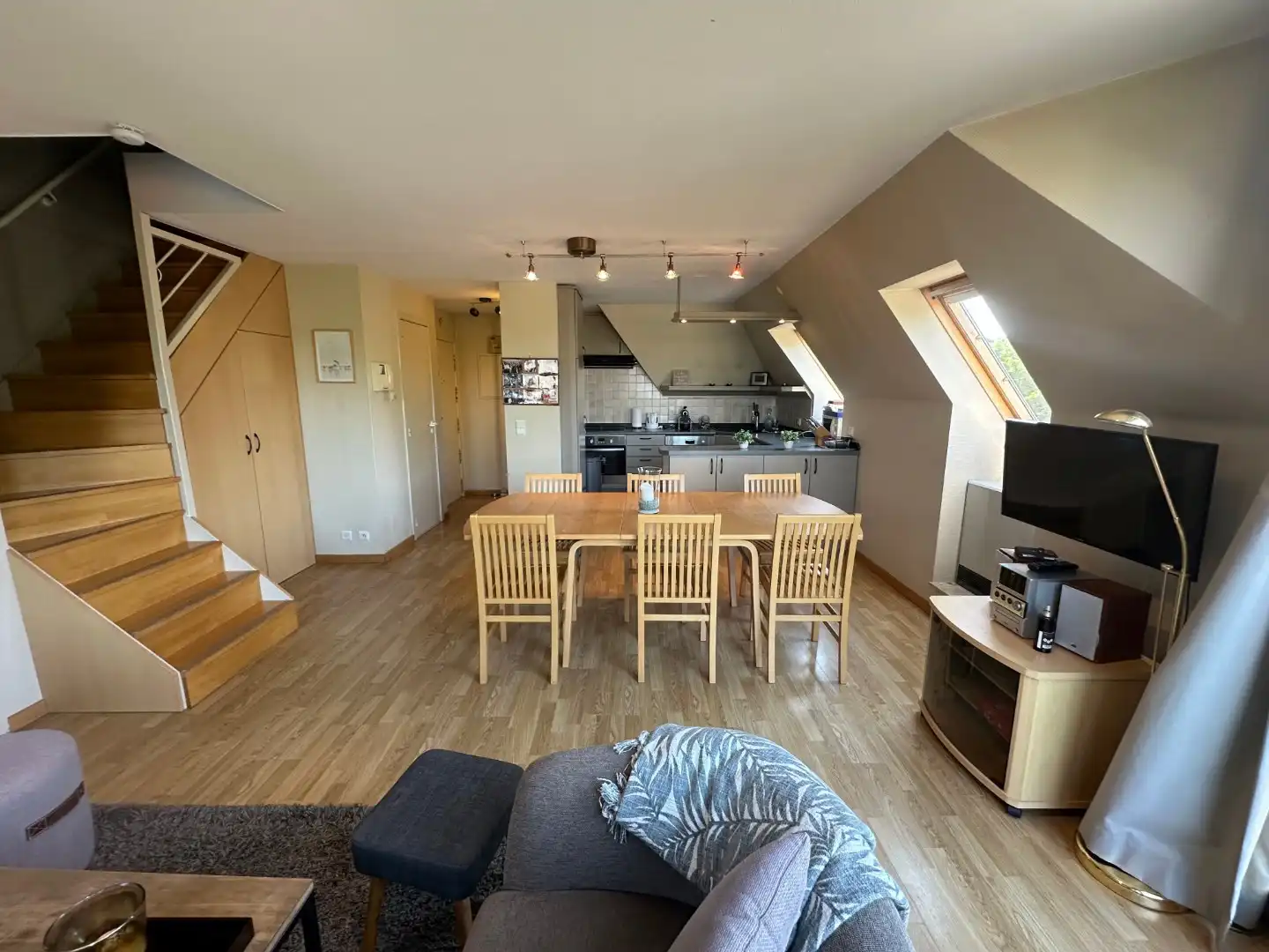 Ruim duplexappartement met 4 slaapkamers in De Panne – vlakbij zee en Esplanade foto 5