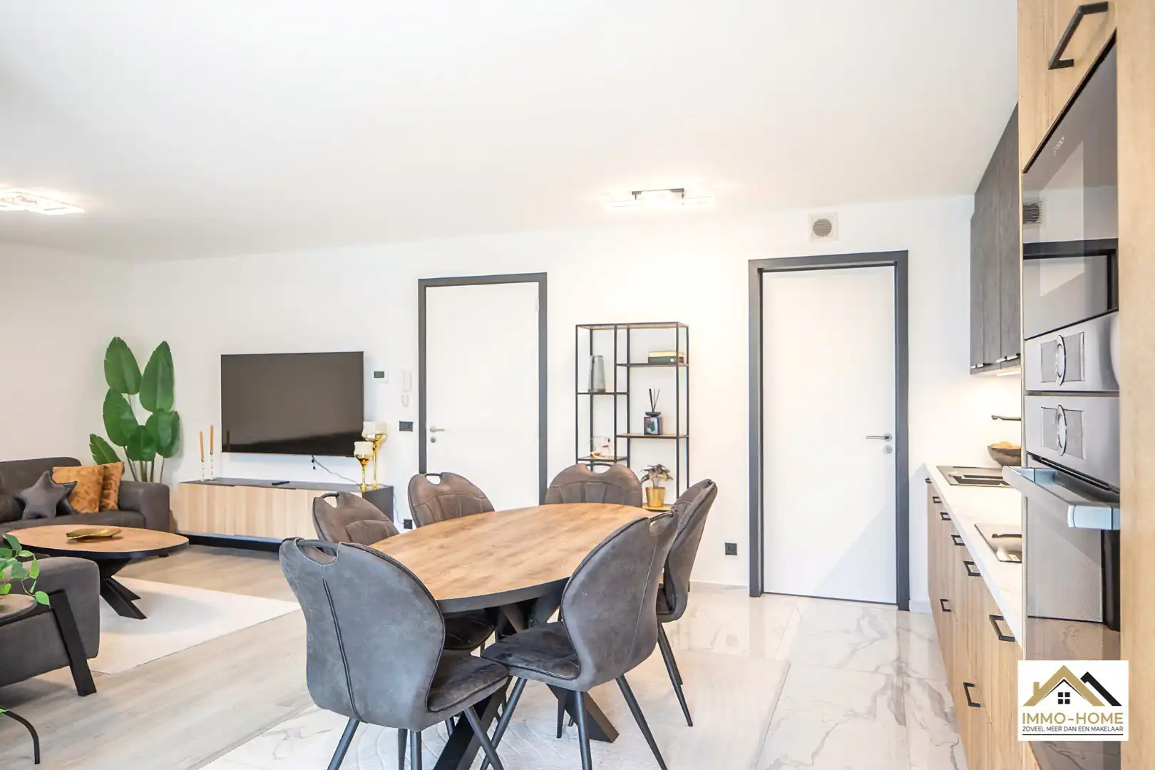 Recent instapklaar appartement op topligging  foto 2