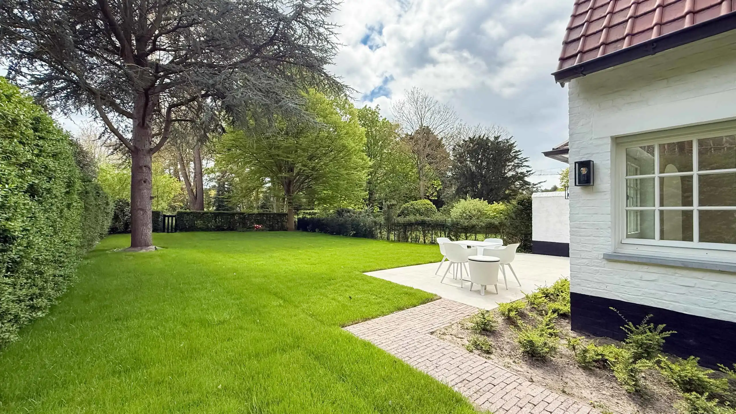 Stijlvolle halfopen villa met zonnige tuin in het Zoute foto 28