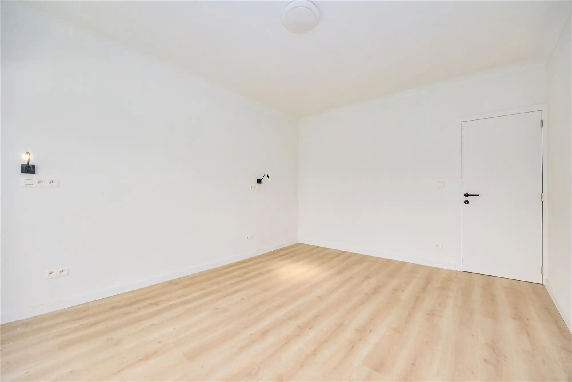 Vergund gerenoveerd appartementsgebouw  foto 17