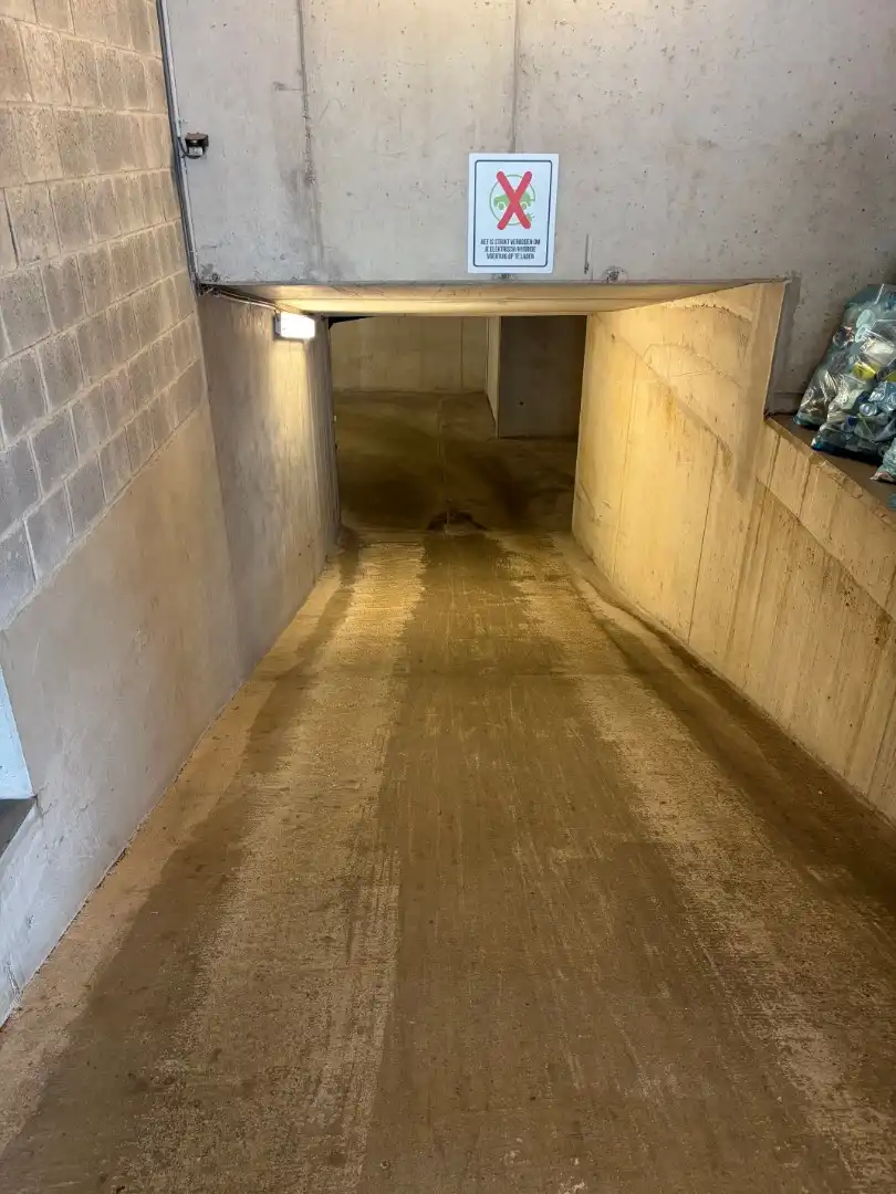 Garage te koop foto 2