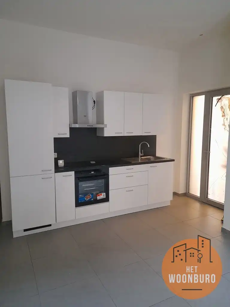 Studio gelijkvloers met badkamer en slaaphoek apart foto 3