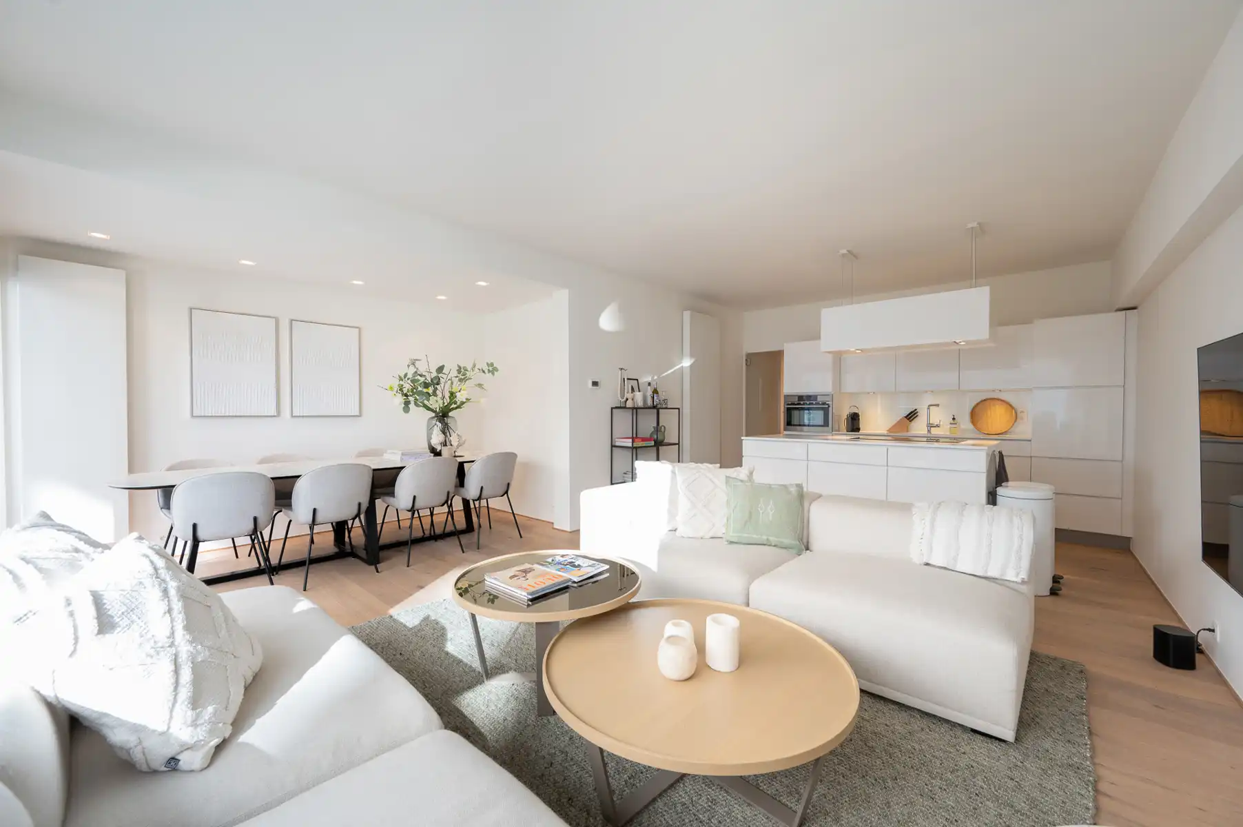 Appartement met ruime gevelbreedte en terras in hartje Zoute! foto 3