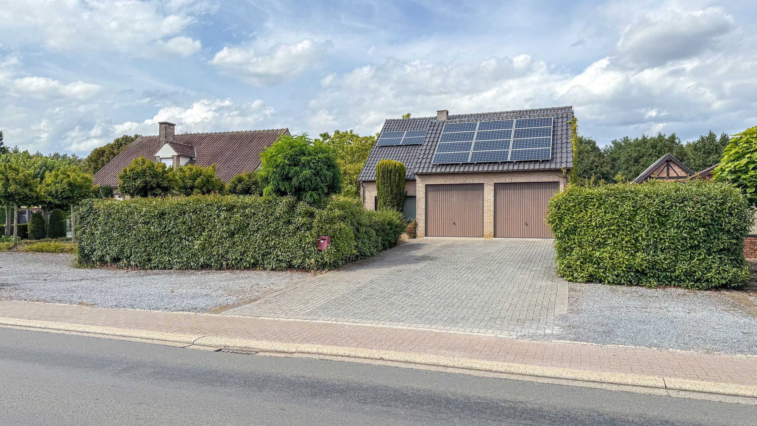 Ruime gezinswoning met 4 tot 5 slpkms en grote omheinde tuin! foto 45