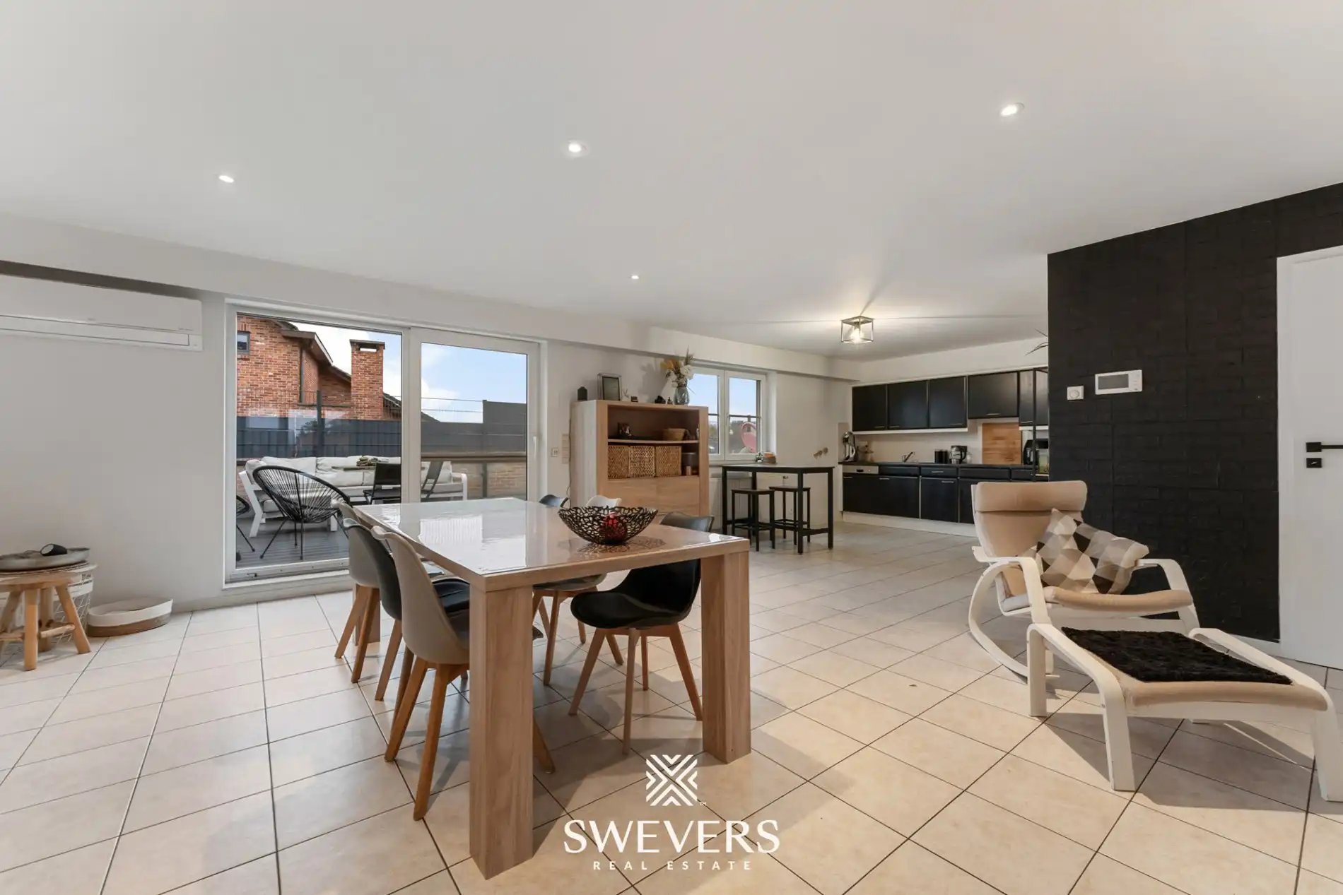 Opbrengsteigendom met handelspand, ruim appartement en uitbreidingspotentieel in hartje Heusden-Zolder foto 35