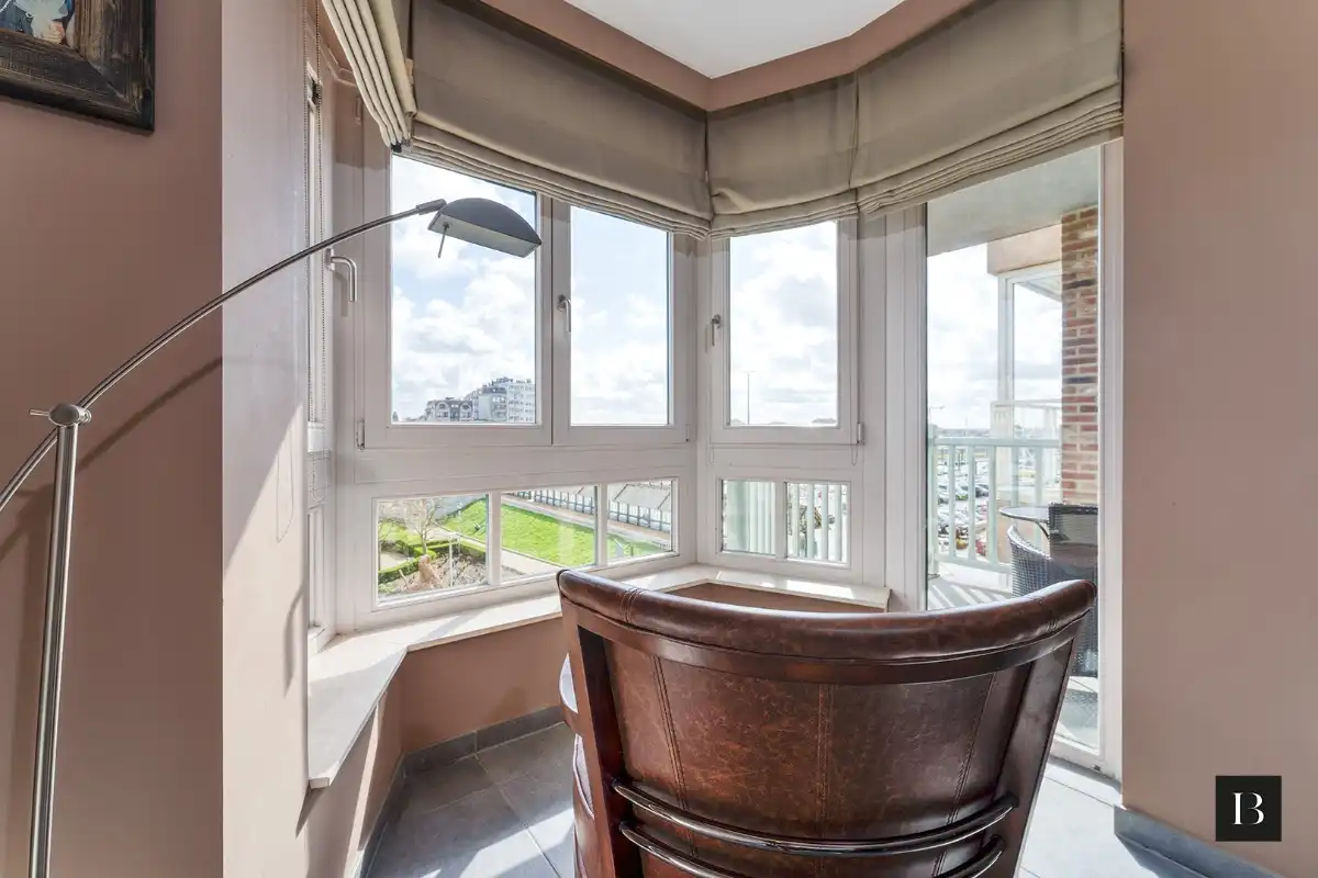 Instapklaar appartement met groot zonneterras aan de haven foto 4