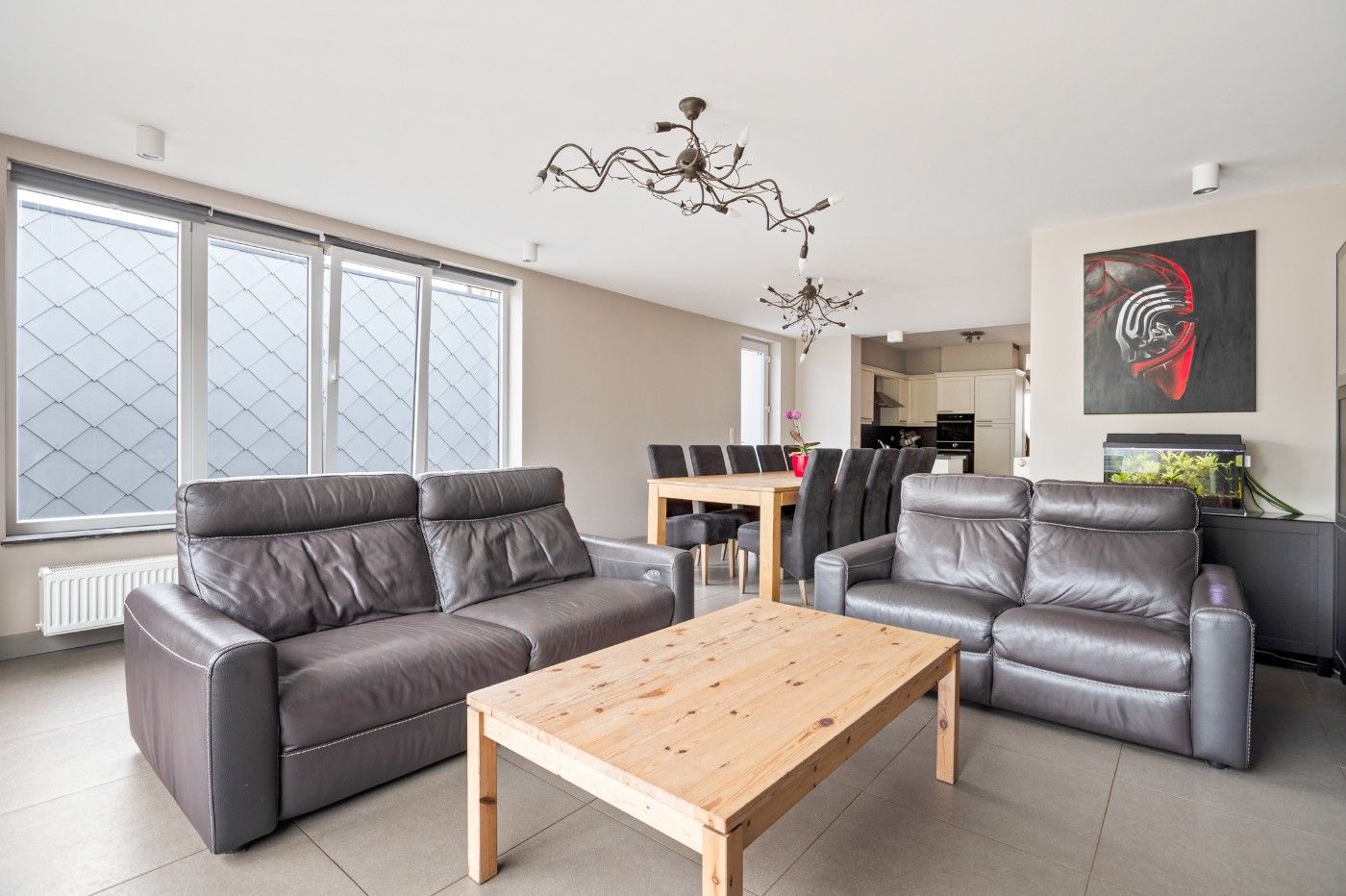 Vrijstaande woning met 3 slpk., brede oprit en tuin foto 5