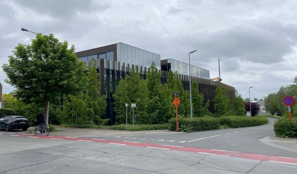 Gemeubelde kantoorruimte te huur in D-One te Kortrijk foto 18