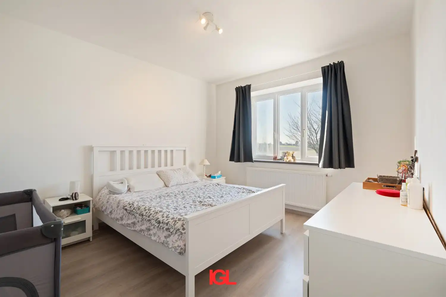 Moderne 3-gevelwoning te koop foto 8