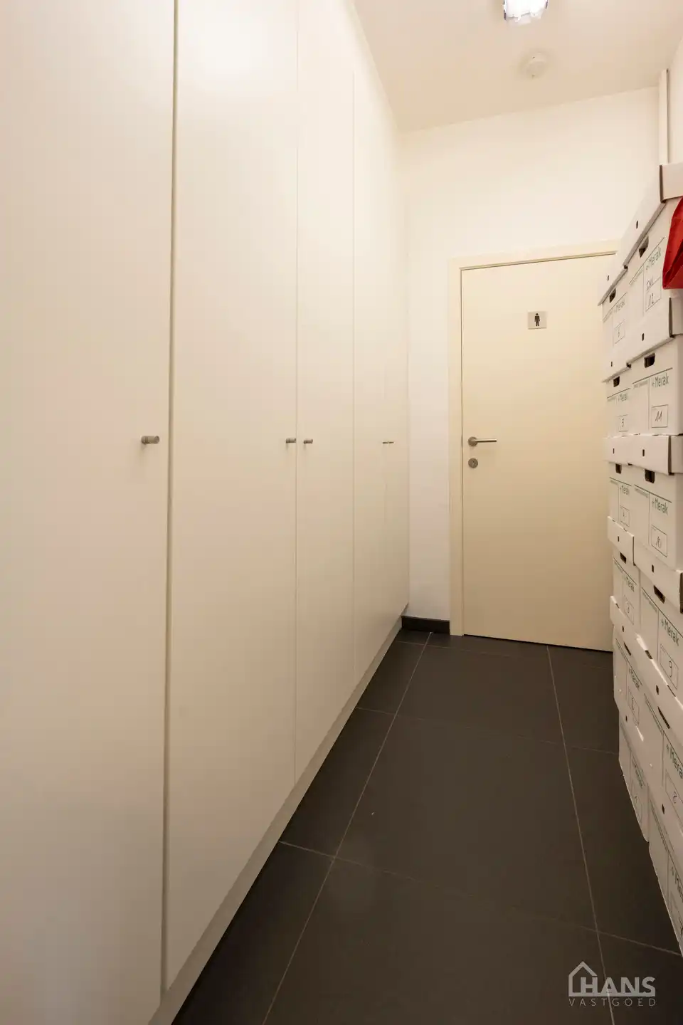 Ruim en praktisch ingedeeld kantoor met diverse mogelijkheden foto 12