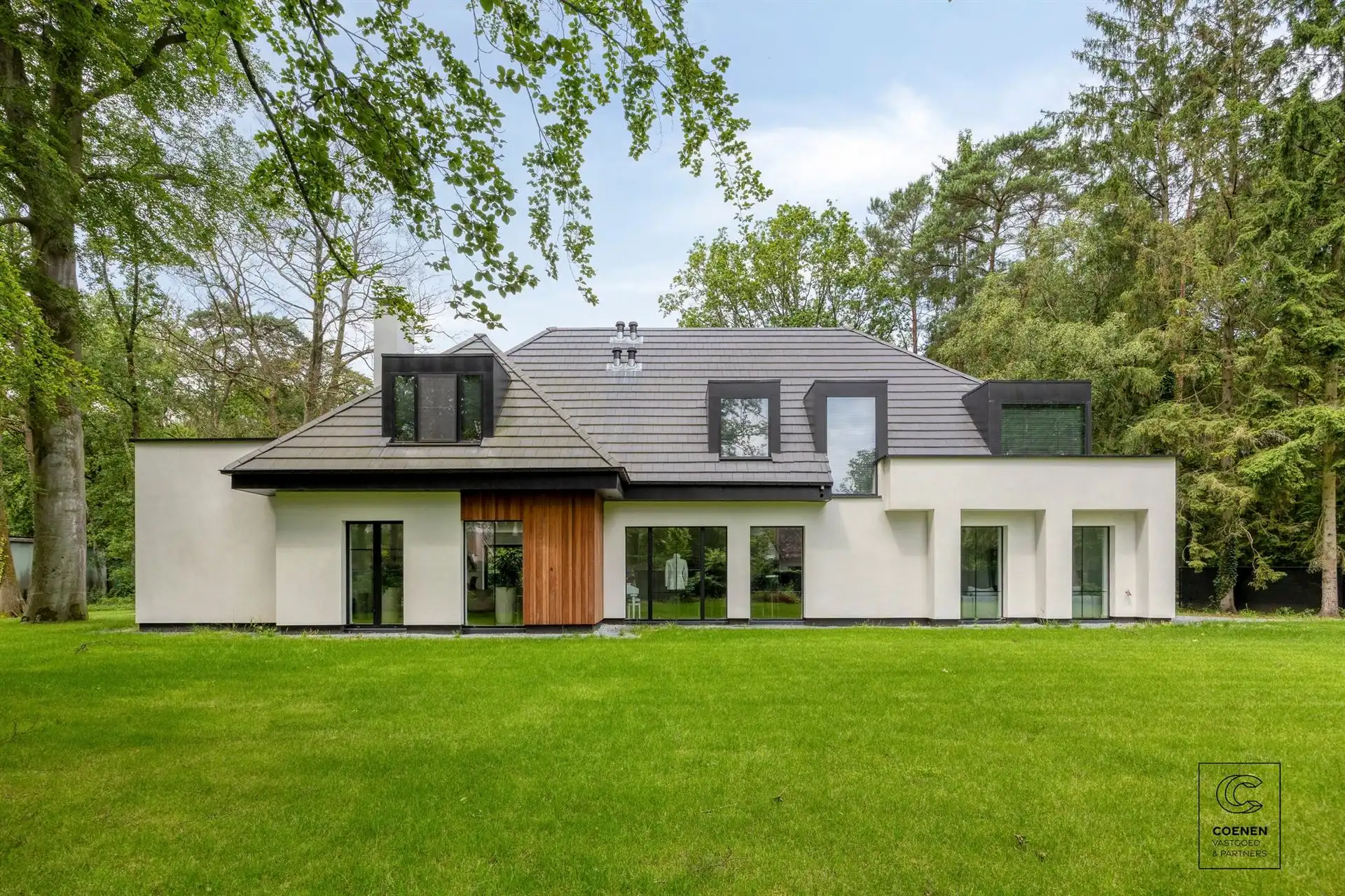 Prachtig gerenoveerde villa op toplocatie te Schilde foto 2