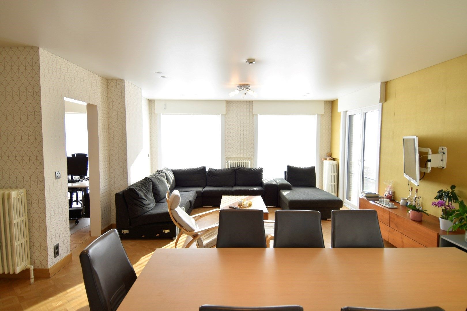 Ruime villa met 6 slaapkamers, mooi stukje tuin én residentiële ligging te Bavikhove foto 4