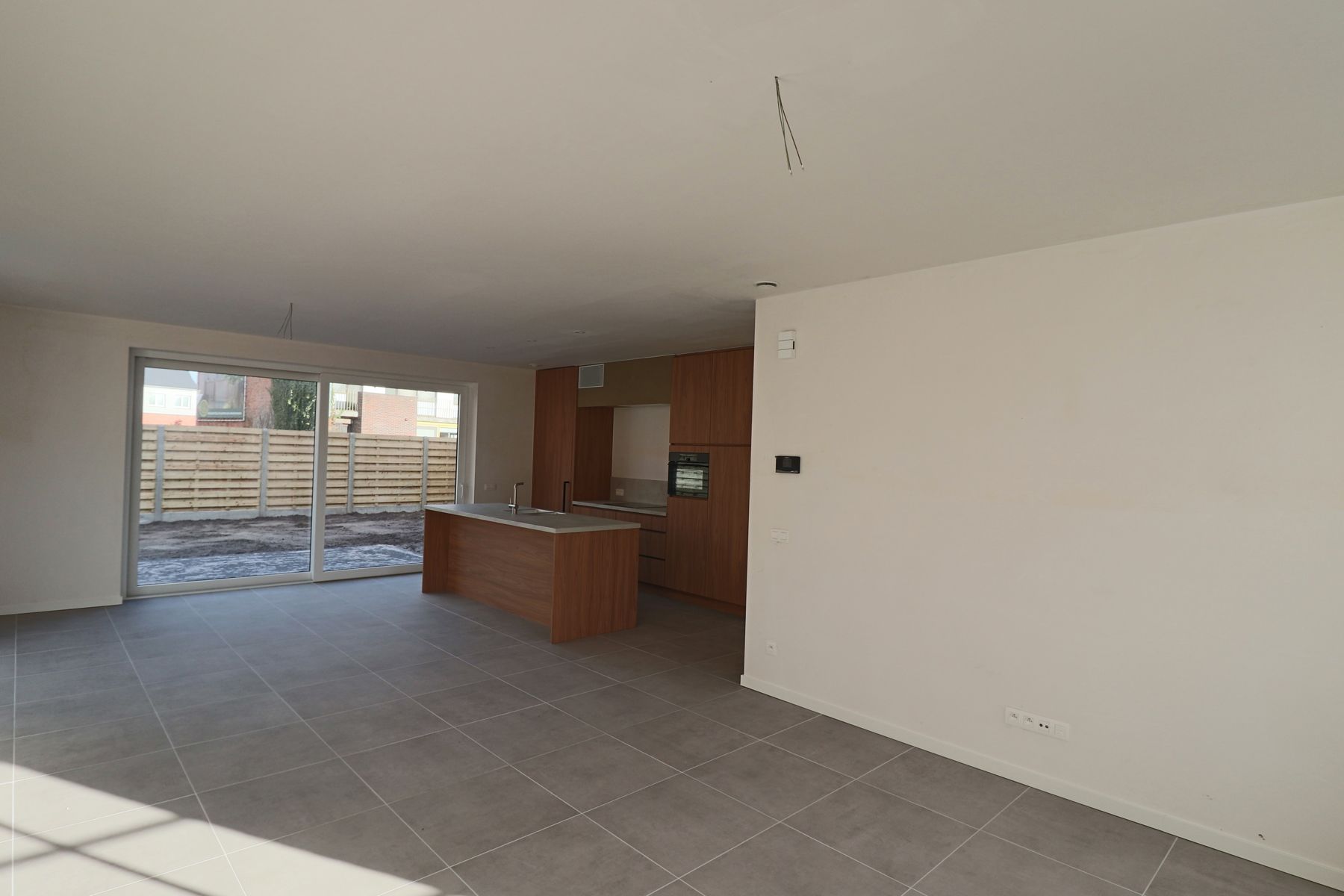 Ruime gezinswoning (ca 245 m²) met 4 slaapkamers op perceel van ca. 303 m². foto 5