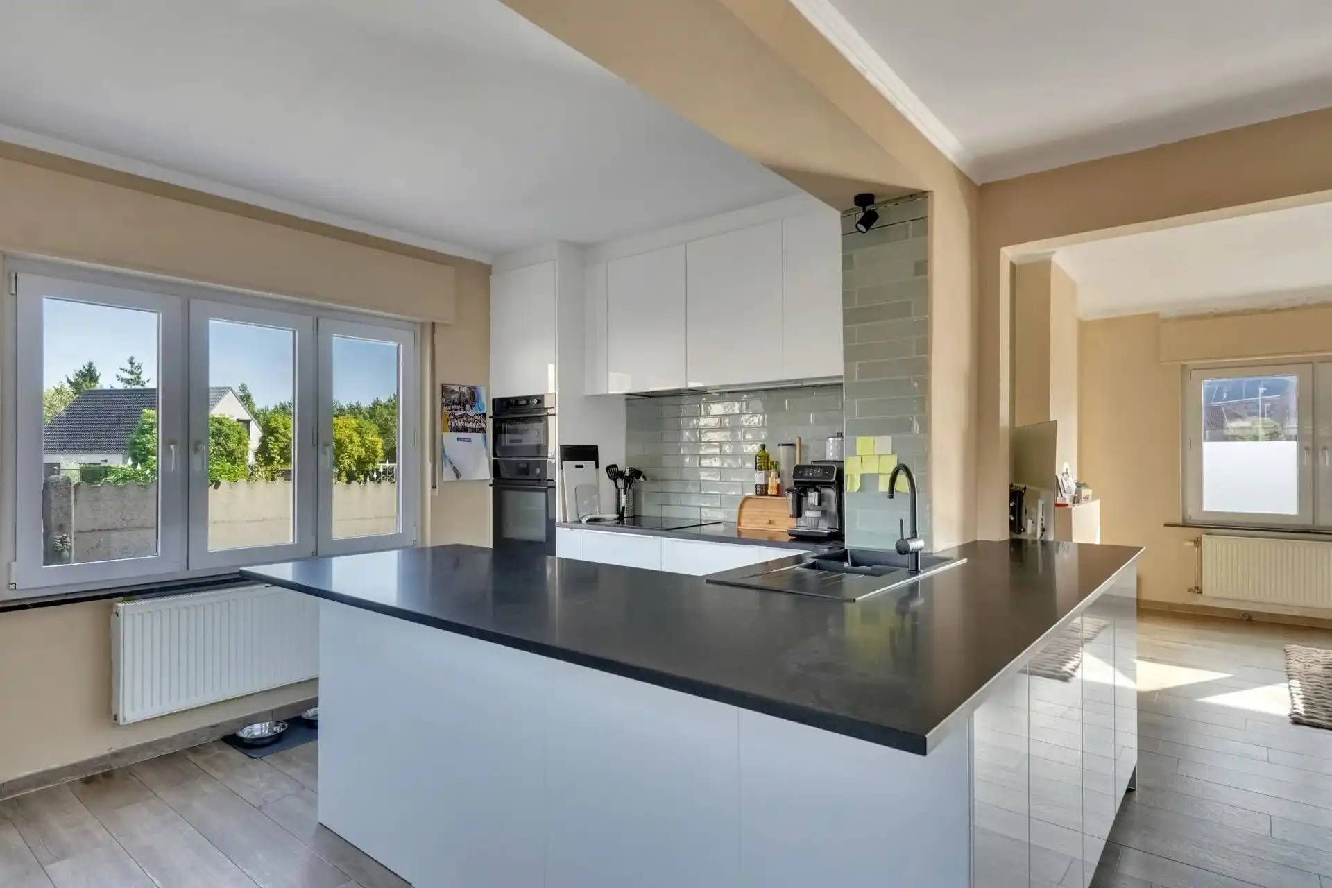 Ruime gezinswoning met drie slaapkamers foto 11