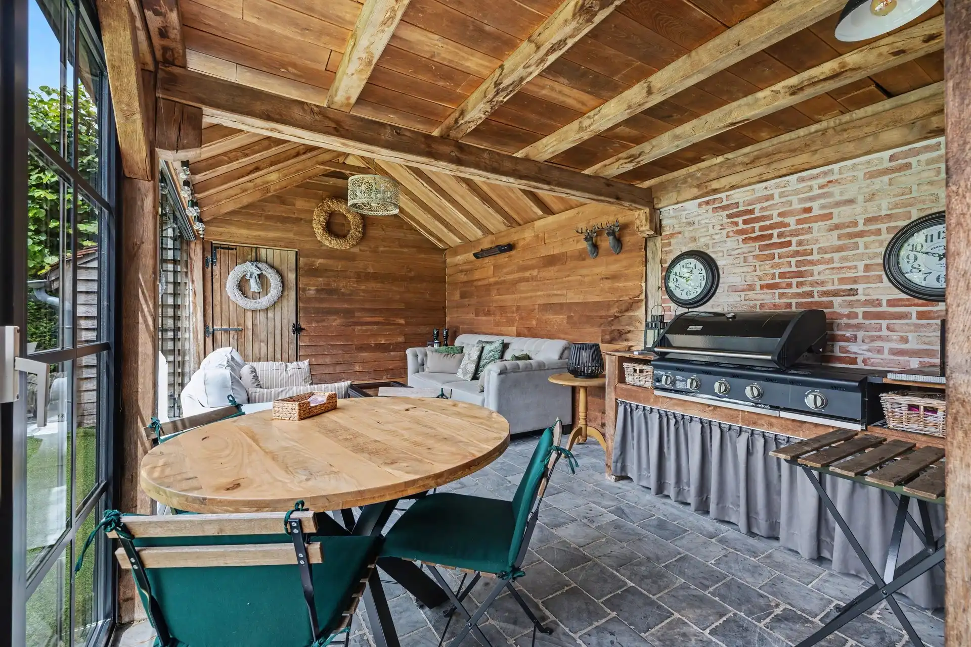 Kwalitatief afgewerkte gezinswoning in authentiek landelijke stijl met o.a. 4 slaapkamers & zwembad (344m²) foto 17