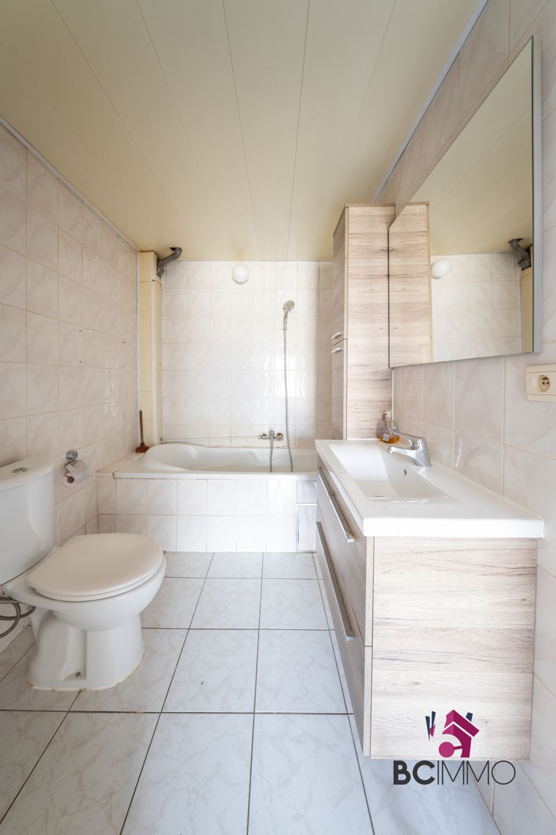Gezinswoning met 4 slaapkamers in Genk foto 6
