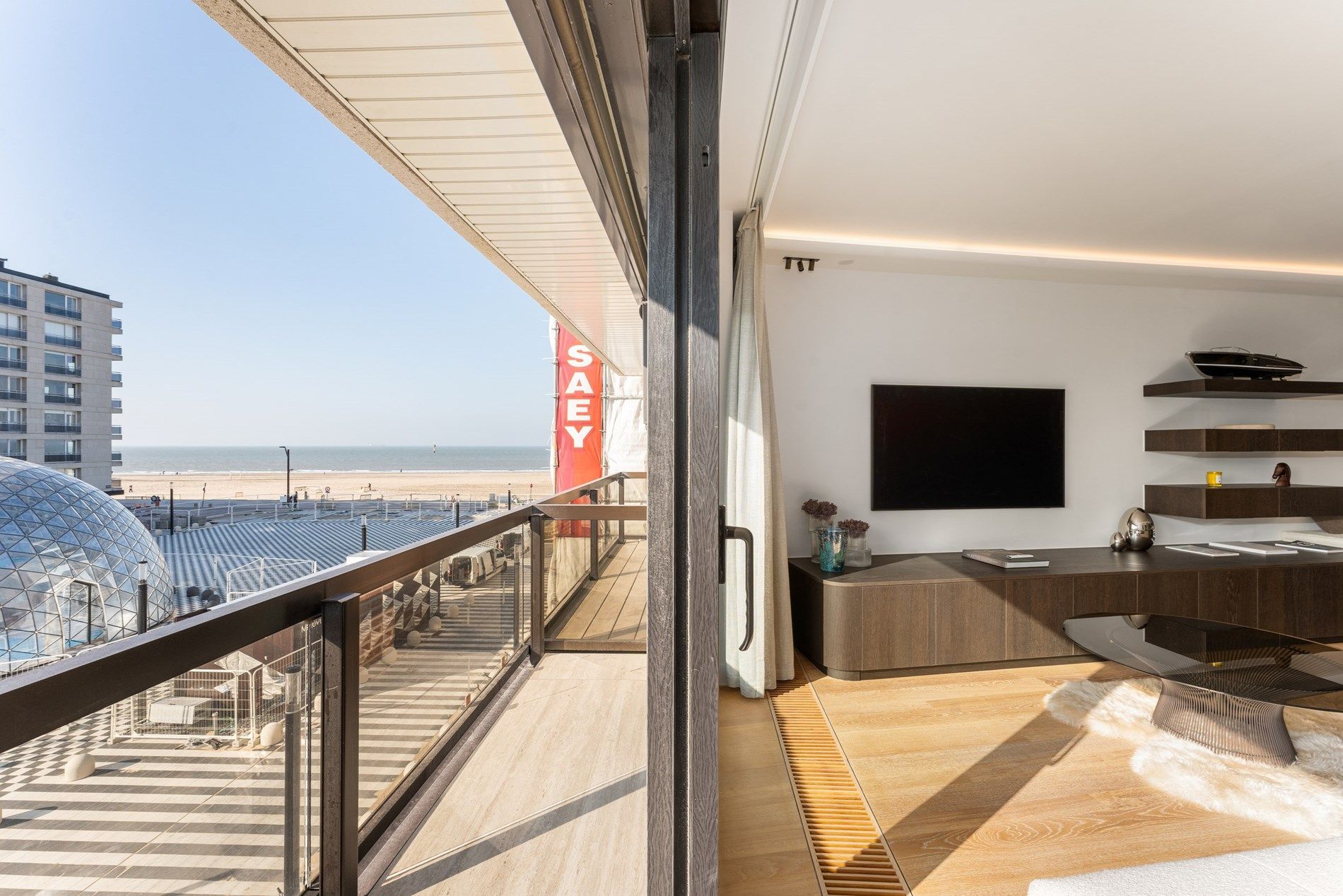 Luxe appartement met zonnig terras en zeezicht gelegen op het Albertplein te Knokke. foto 12