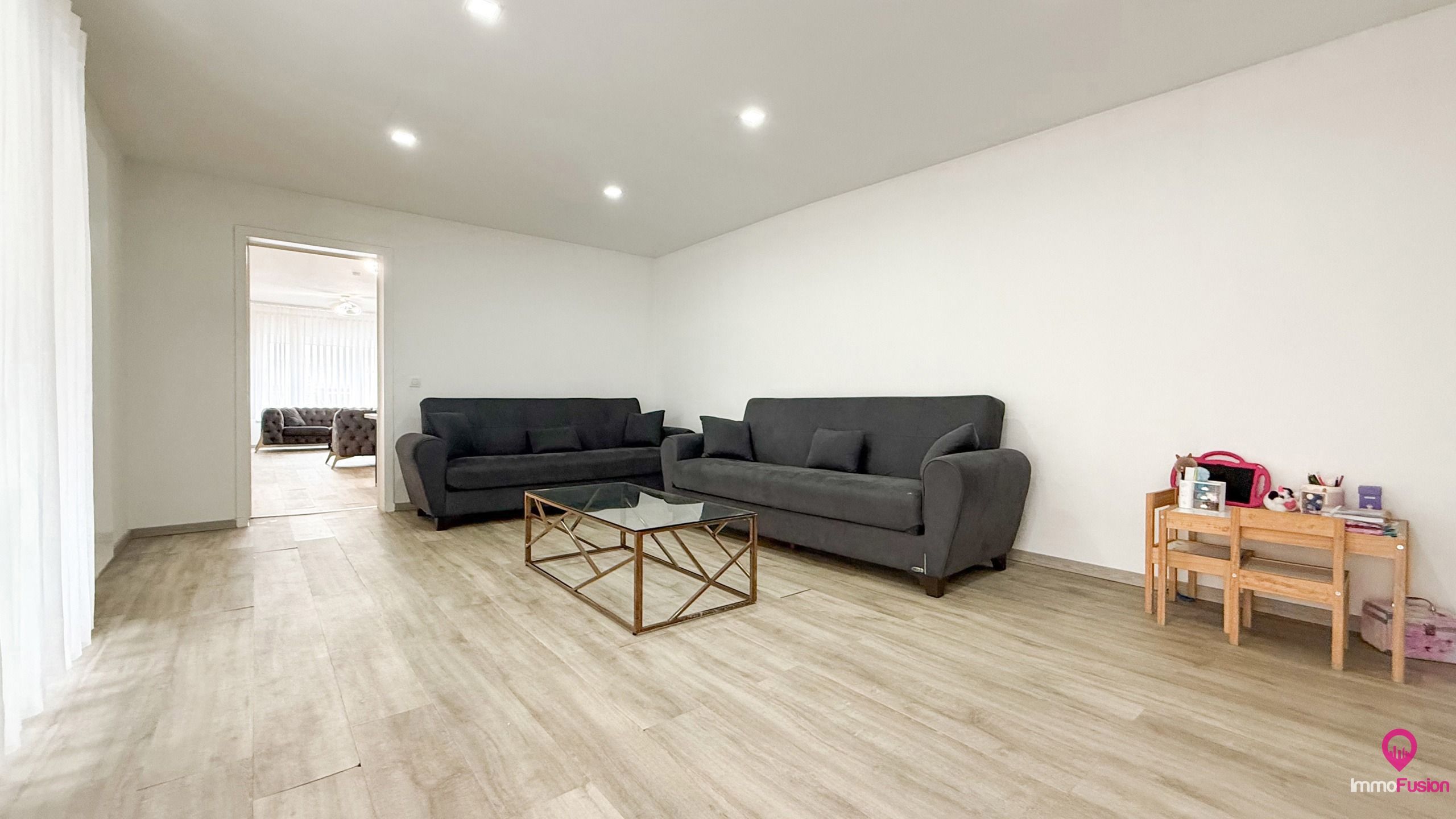 Instapklare woning met 4 slaapkamers – gerenoveerd in 2023! foto 15