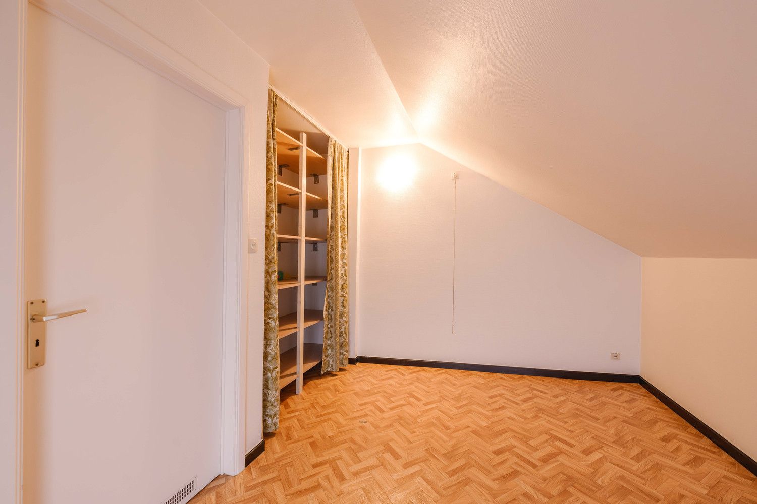 Halfopen woning te Meulebeke. foto 14